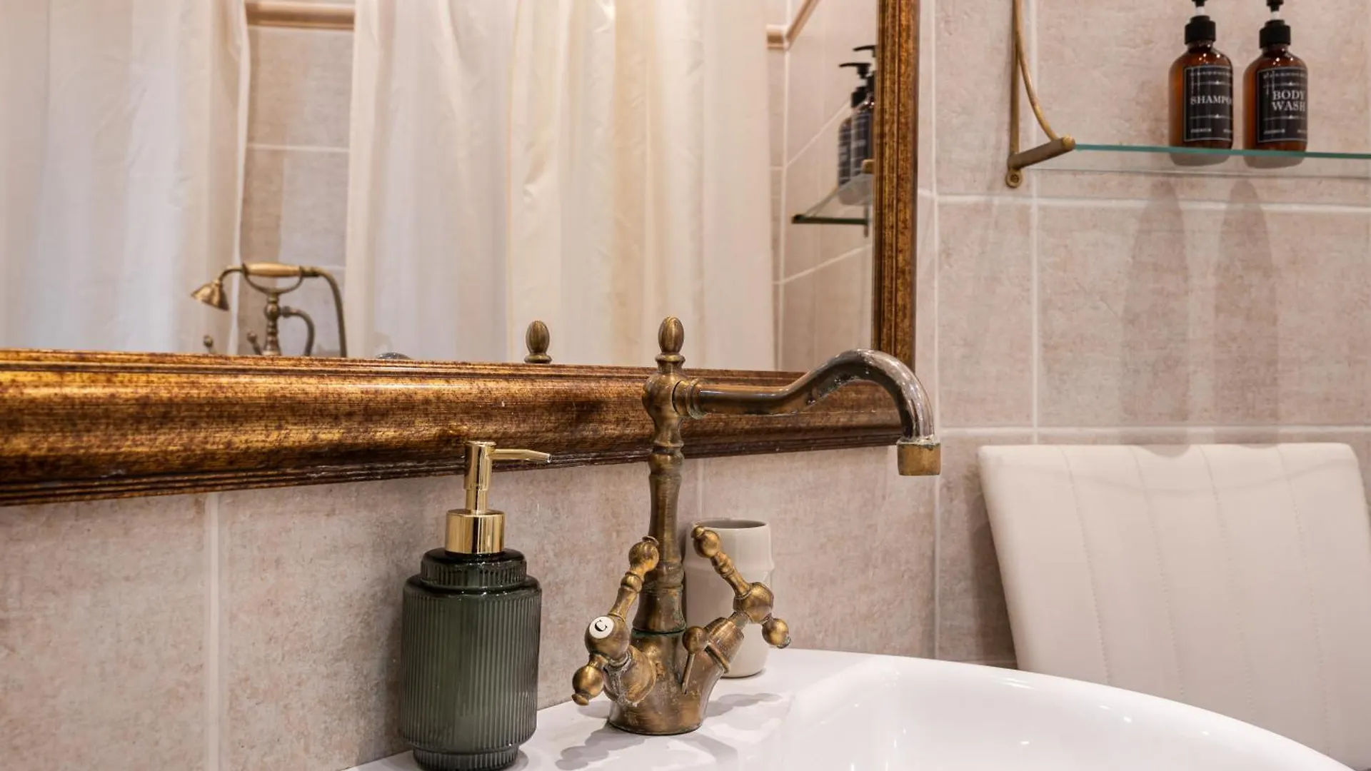 Basilica And Castle View Luxury Suite, Free Parking Reservation Needed Budapest