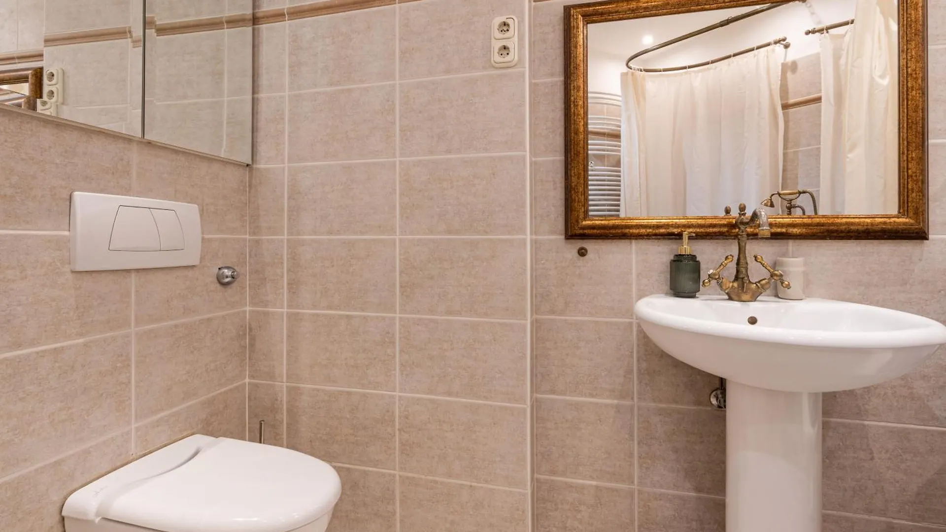 Apartment Basilica And Castle View Luxury Suite, Free Parking Reservation Needed Budapest