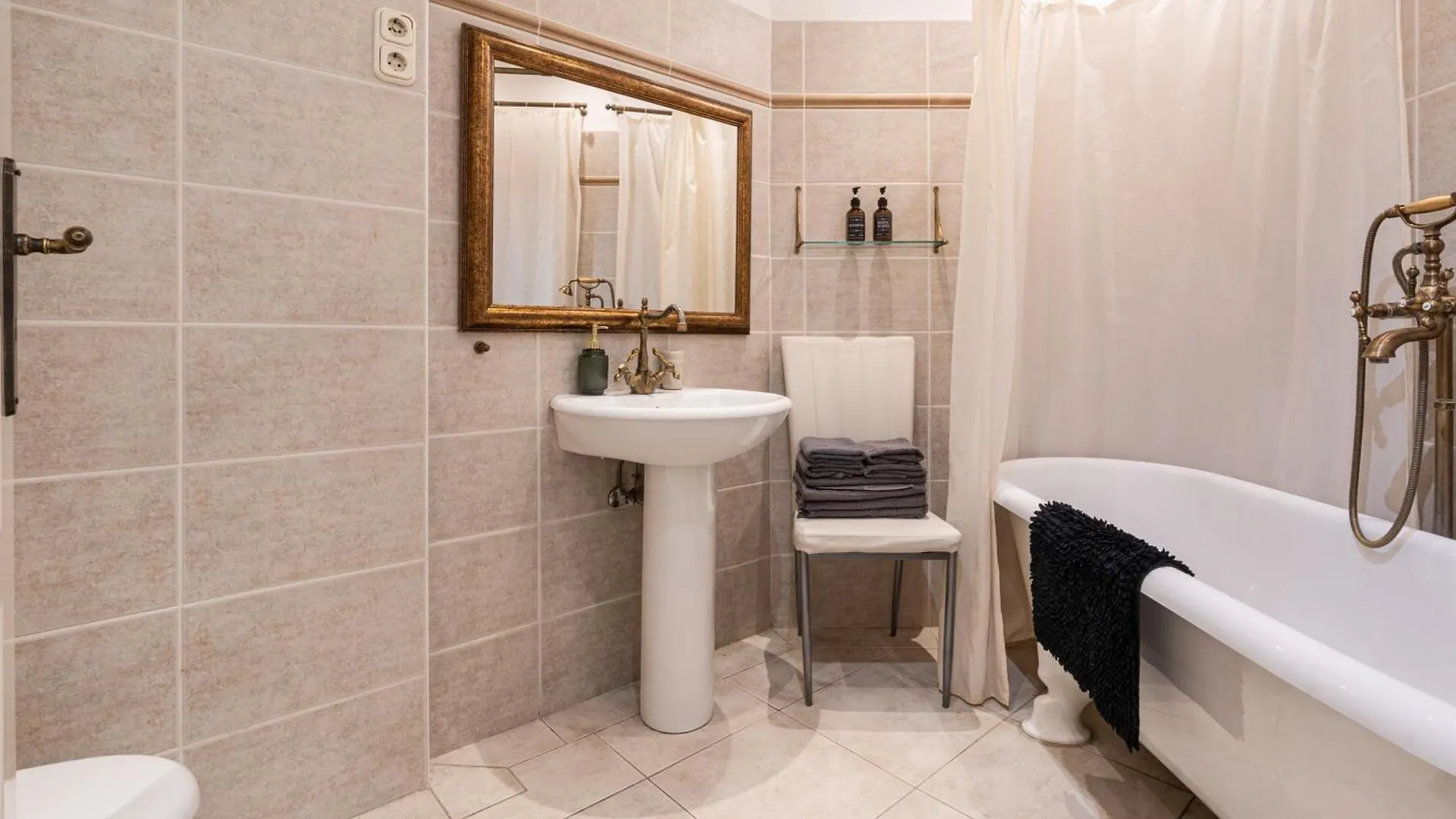 Apartment Basilica And Castle View Luxury Suite, Free Parking Reservation Needed Budapest